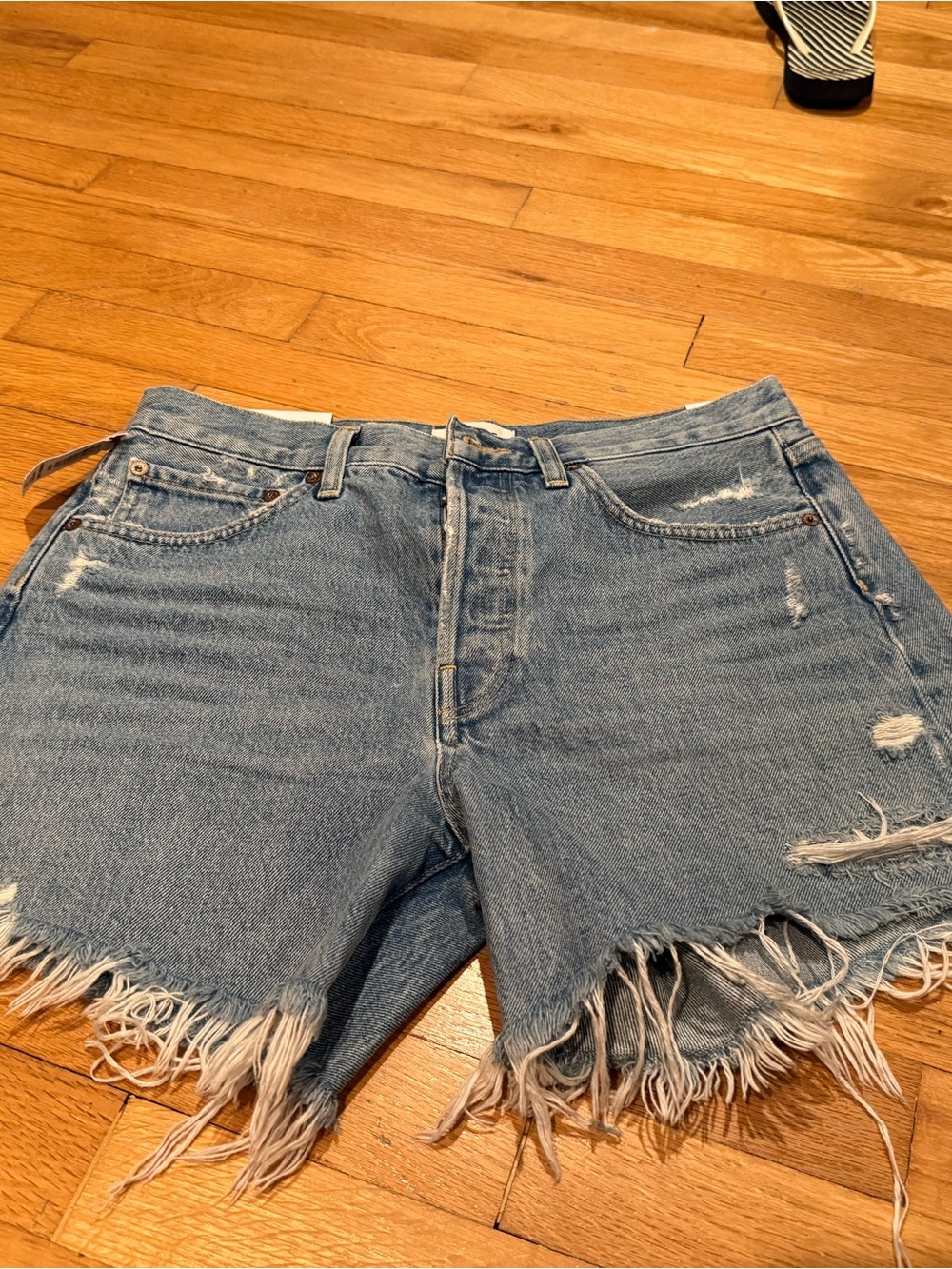 Agolde Light Blue Denim Parker Long Short - Picture 2 of 6